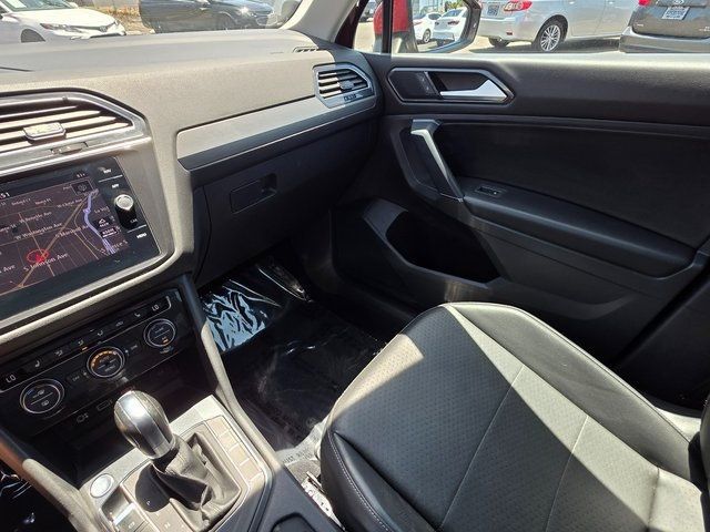 2018 Volkswagen Tiguan 2.0T SEL FWD - 22868908 - 35