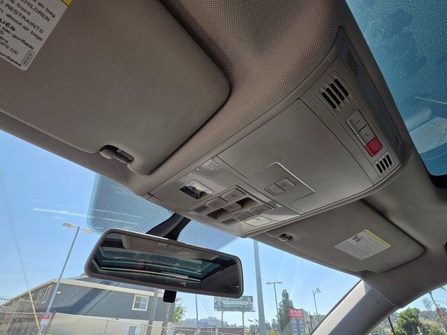 2018 Volkswagen Tiguan 2.0T SEL FWD - 22868908 - 36