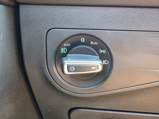 2018 Volkswagen Tiguan 2.0T SEL FWD - 22868908 - 40