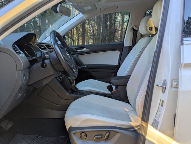 2018 Volkswagen Tiguan 2.0T SEL FWD - 22963455 - 11