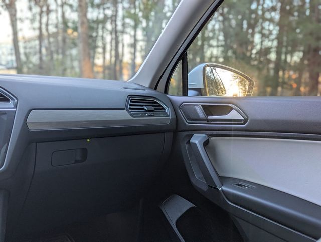 2018 Volkswagen Tiguan 2.0T SEL FWD - 22963455 - 18