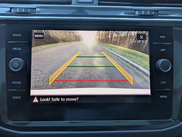 2018 Volkswagen Tiguan 2.0T SEL FWD - 22963455 - 24