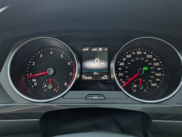 2018 Volkswagen Tiguan 2.0T SEL FWD - 22963455 - 25