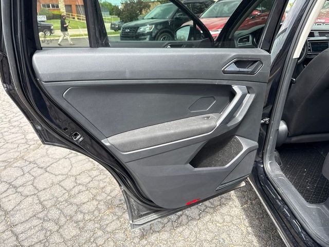 2018 Volkswagen Tiguan 2.0T S FWD - 23025573 - 17