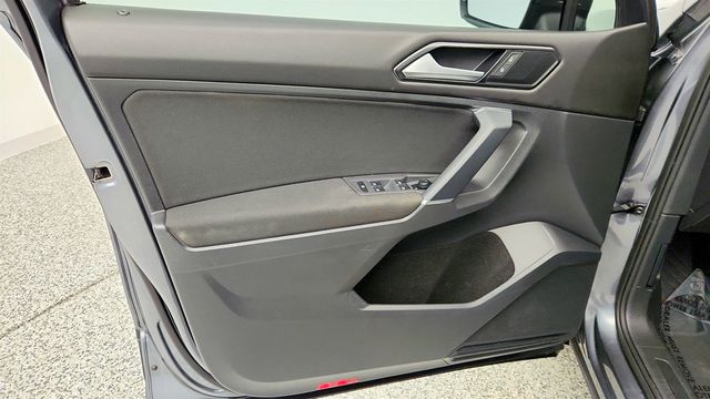 2018 Volkswagen Tiguan 2.0T S FWD - 22964028 - 9