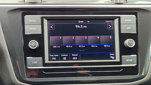 2018 Volkswagen Tiguan 2.0T S FWD - 22964028 - 17