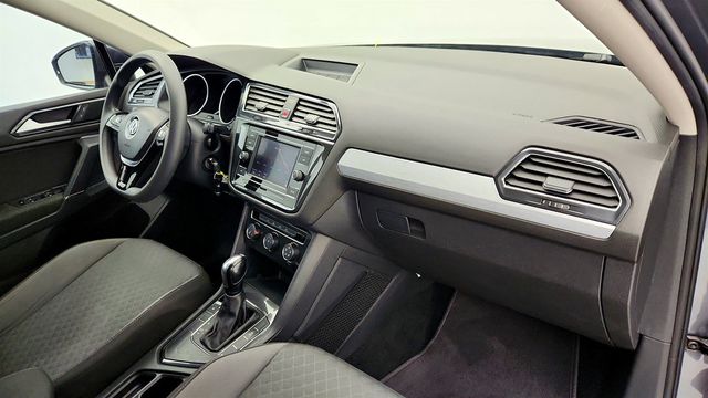 2018 Volkswagen Tiguan 2.0T S FWD - 22964028 - 23