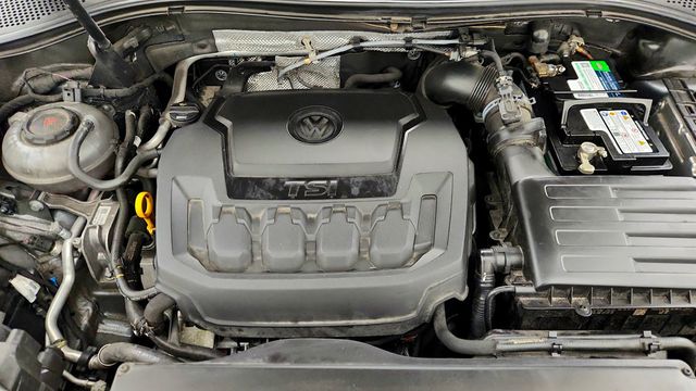 2018 Volkswagen Tiguan 2.0T S FWD - 22964028 - 25