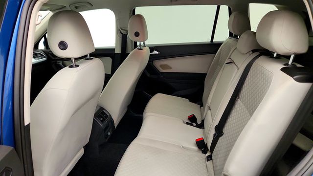 2018 Volkswagen Tiguan 2.0T S FWD - 23032563 - 19