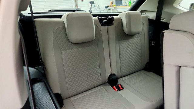 2018 Volkswagen Tiguan 2.0T S FWD - 23032563 - 21