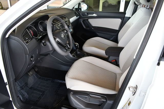 2018 Volkswagen Tiguan 2.0T S FWD 4 Door SUV W/Rear View Camera - 20410744 - 13