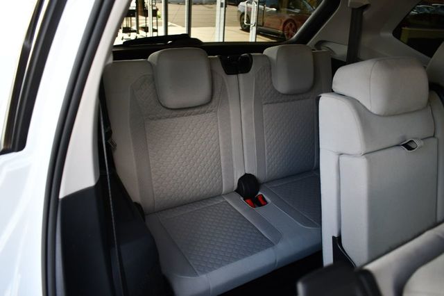 2018 Volkswagen Tiguan 2.0T S FWD 4 Door SUV W/Rear View Camera - 20410744 - 16