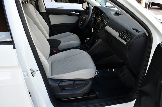 2018 Volkswagen Tiguan 2.0T S FWD 4 Door SUV W/Rear View Camera - 20410744 - 18