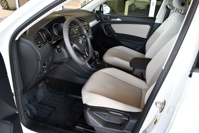 2018 Volkswagen Tiguan 2.0T S FWD 4 Door SUV W/Rear View Camera - 20410744 - 30