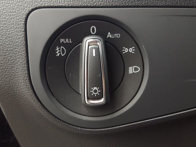 2018 Volkswagen Tiguan (Recovered Theft) 2.0T SEL Premium FWD w/Panoramic Roof - 18381811 - 17