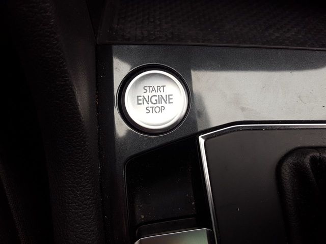 2018 Volkswagen Tiguan (Recovered Theft) 2.0T SEL Premium FWD w/Panoramic Roof - 18381811 - 21