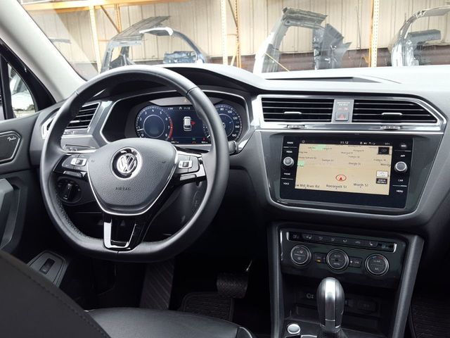 2018 Volkswagen Tiguan (Recovered Theft) 2.0T SEL Premium FWD w/Panoramic Roof - 18381811 - 6