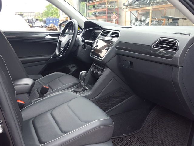 2018 Volkswagen Tiguan (Recovered Theft) 2.0T SEL Premium FWD w/Panoramic Roof - 18381811 - 7