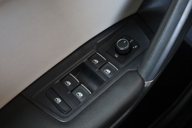 2018 Volkswagen Tiguan SEL - 23047294 - 36