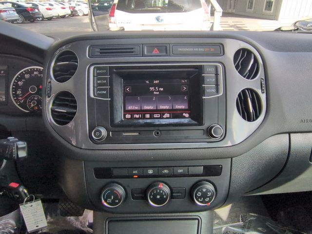 2018 Volkswagen Tiguan Limited 2.0T 4MOTION - 22949504 - 16