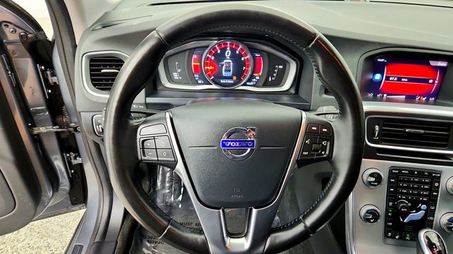 2018 Volvo S60 T5 AWD Dynamic w/ Vision Pkg & Heated Steering Wheel - 23036851 - 13