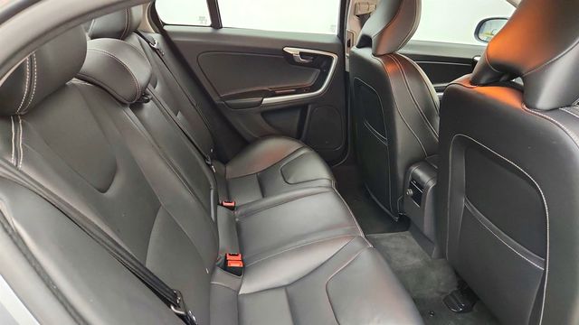 2018 Volvo S60 T5 AWD Dynamic w/ Vision Pkg & Heated Steering Wheel - 23036851 - 22