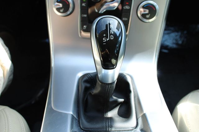 2018 Volvo S60 T5 FWD Dynamic - 23068951 - 19