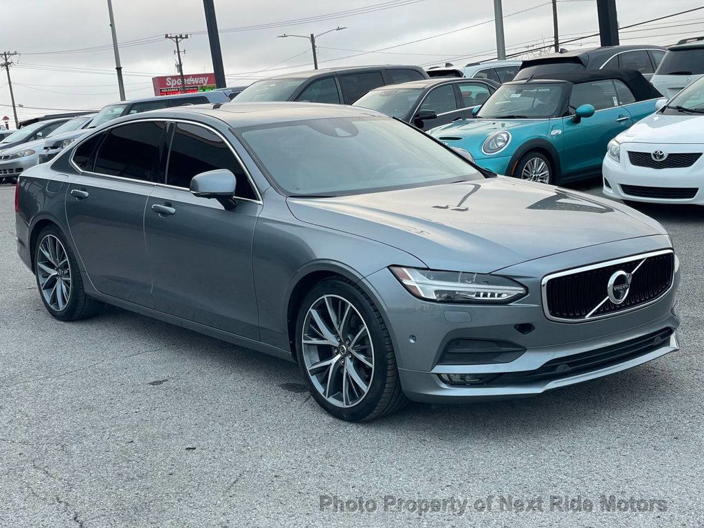 2018 Volvo S90 T5 Momentum photo 4