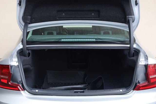 2018 Volvo S90 Momentum - 23057715 - 10