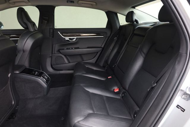 2018 Volvo S90 Momentum - 23057715 - 19