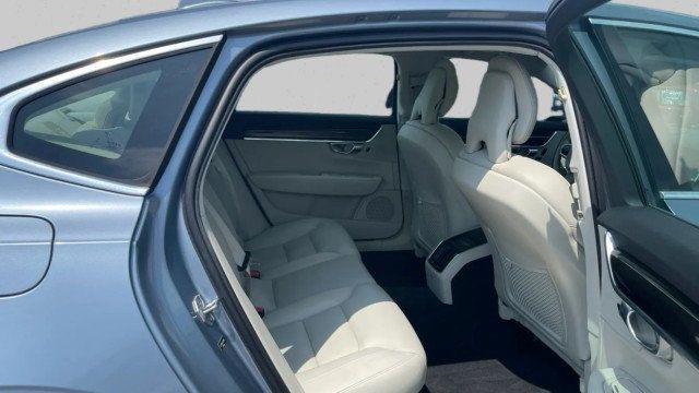 2018 Volvo S90 T5 AWD Momentum - 23047301 - 17