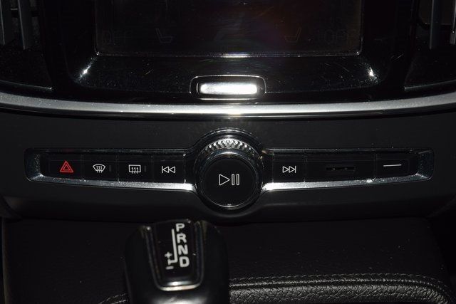 2018 Volvo S90 T5 AWD Momentum - 22948771 - 28