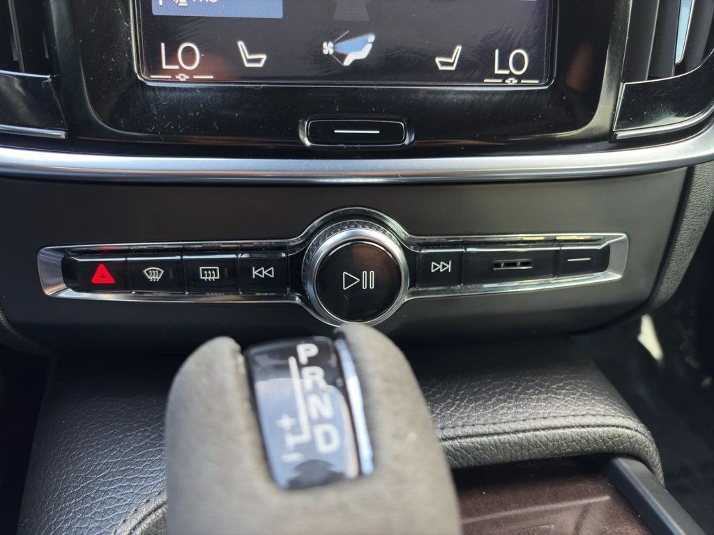 2018 Volvo S90 T5 AWD Momentum - 23020849 - 13