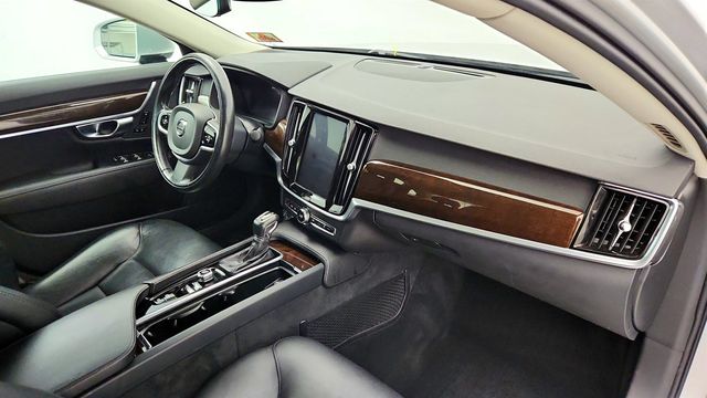 2018 Volvo S90 T5 AWD Momentum w/ Plus & Convenience Packages - 22996171 - 24