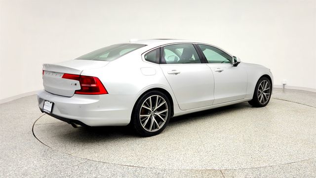2018 Volvo S90 T5 AWD Momentum w/ Plus & Convenience Packages - 22996171 - 4