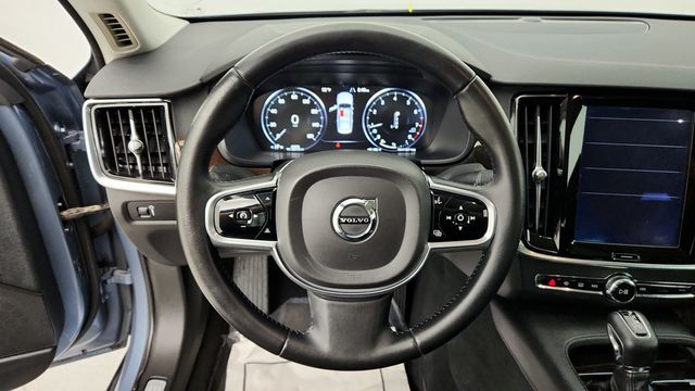 2018 Volvo S90 T6 AWD Momentum with Momentum Plus and Convenience Packages - 22948644 - 13