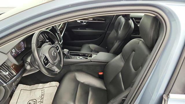 2018 Volvo S90 T6 AWD Momentum with Momentum Plus and Convenience Packages - 22948644 - 19