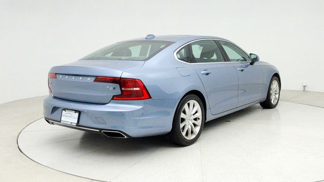 2018 Volvo S90 T6 AWD Momentum with Momentum Plus and Convenience Packages - 22948644 - 4