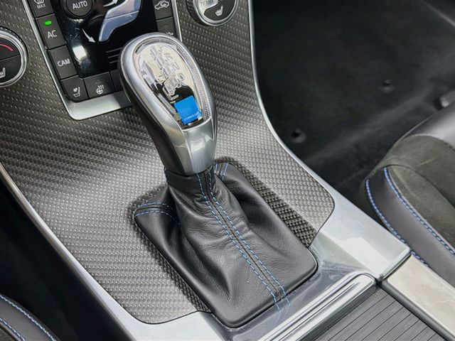 2018 Volvo V60 Polestar AWD - 23073463 - 17