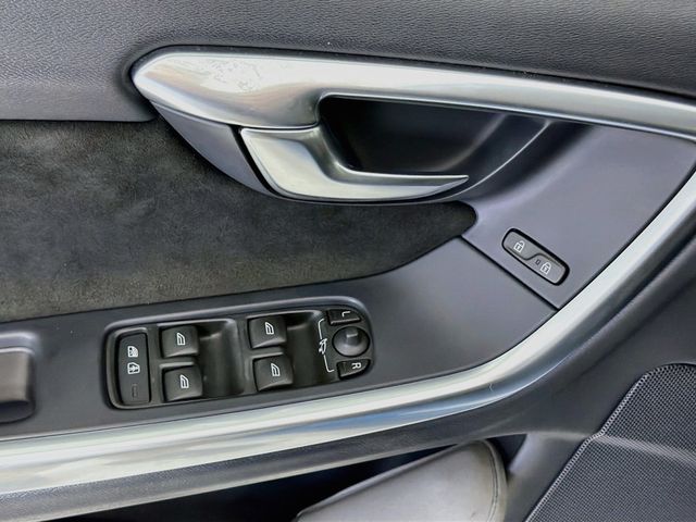 2018 Volvo V60 Polestar AWD - 23073463 - 18