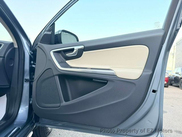 2018 Volvo V60 Cross Country ONE OWNER! 21528 KMS ONLY!! CERTIFIED! - 22920413 - 27