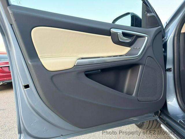 2018 Volvo V60 Cross Country ONE OWNER! 21528 KMS ONLY!! CERTIFIED! - 22920413 - 30