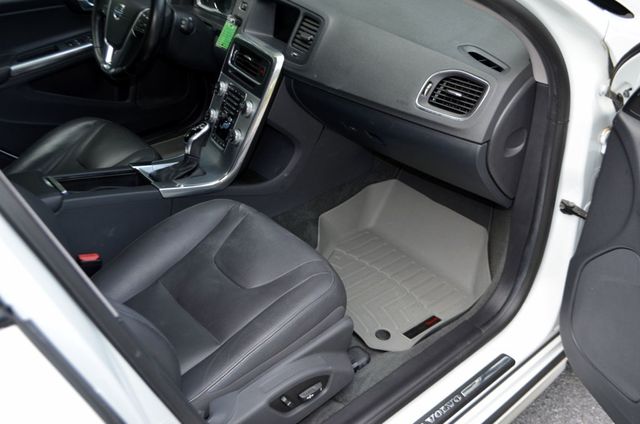 2018 Volvo V60 Cross Country T5 AWD - 22896573 - 11