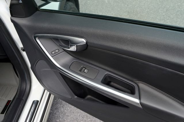 2018 Volvo V60 Cross Country T5 AWD - 22896573 - 14