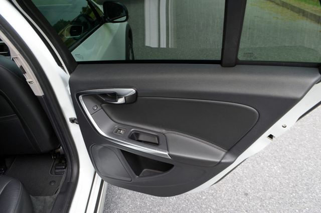 2018 Volvo V60 Cross Country T5 AWD - 22896573 - 16