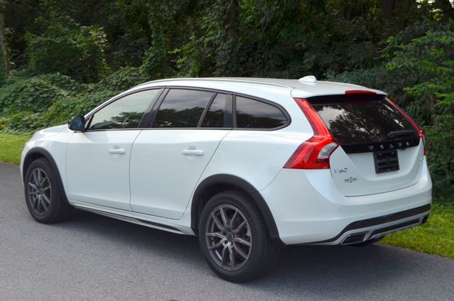 2018 Volvo V60 Cross Country T5 AWD - 22896573 - 32