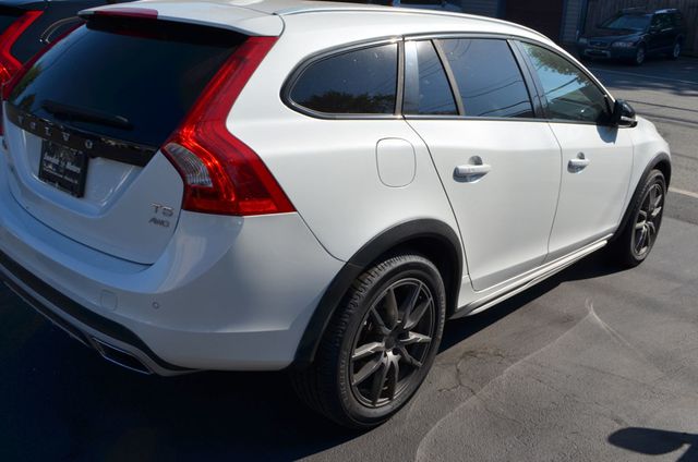 2018 Volvo V60 Cross Country T5 AWD - 22896573 - 40