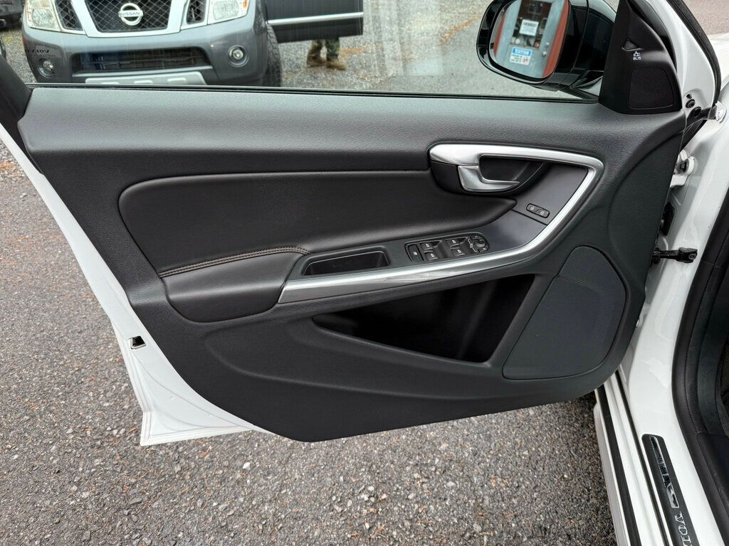 2018 Volvo V60 Cross Country T5 AWD - 22945621 - 13