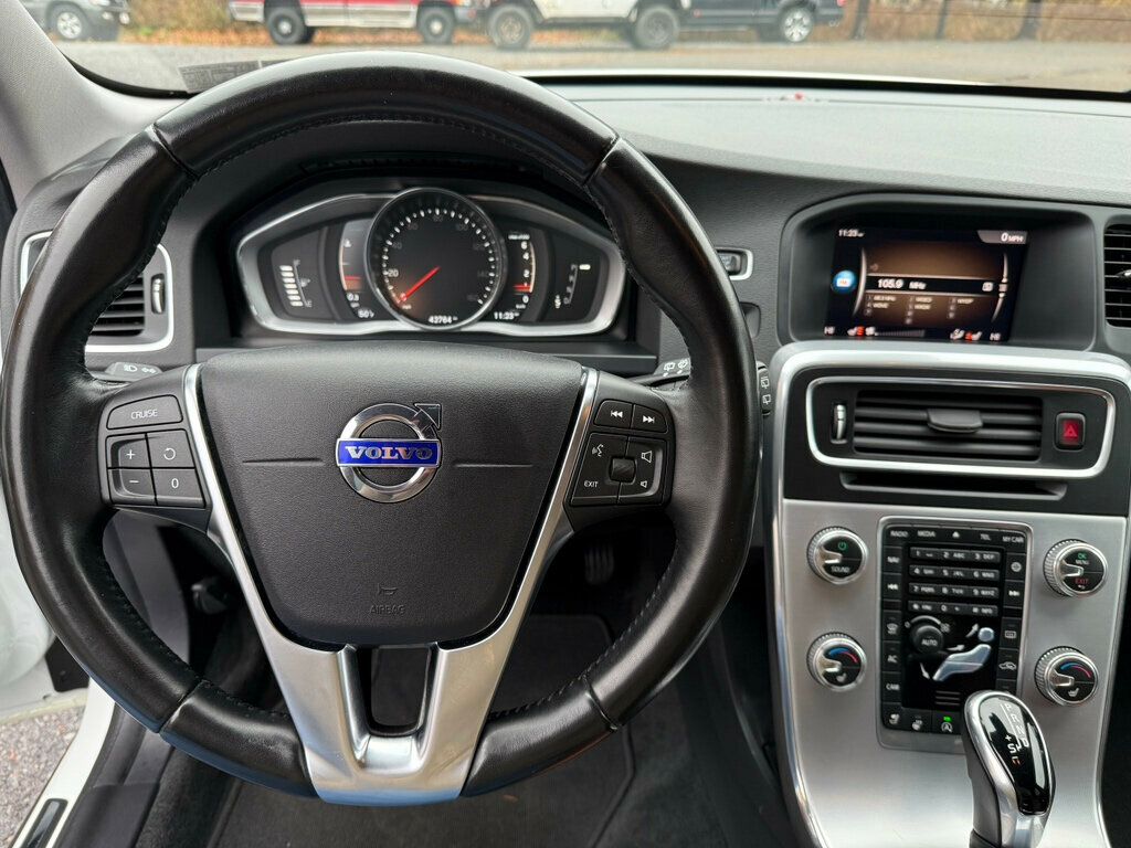 2018 Volvo V60 Cross Country T5 AWD - 22945621 - 19