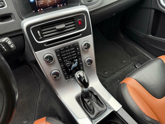 2018 Volvo V60 Cross Country T5 AWD - 22945621 - 22